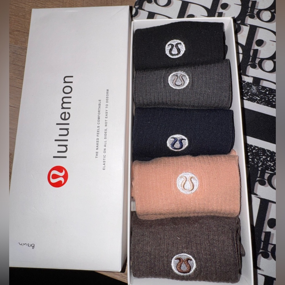 Lululemon Pack of socks